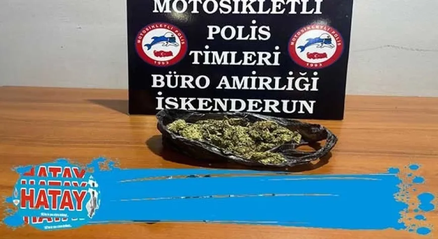 102 gram esrar ele geçirildi 