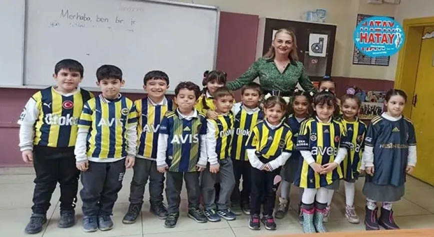150 ÖĞRENCİYİ TEPEDEN TIRNAĞA GİYDİRDİ