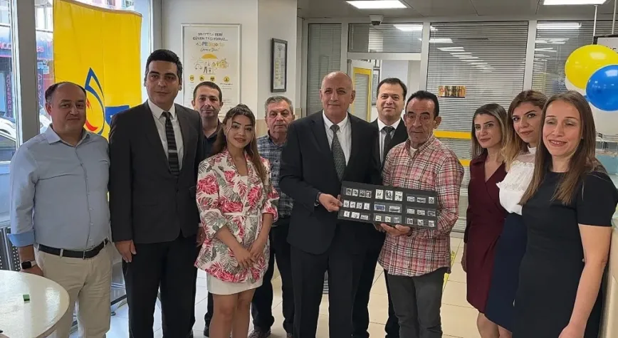 185. Müşteriye Tarihi Pul Albümü Hediye