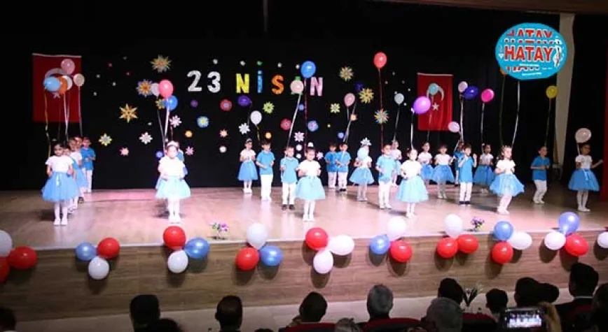 23 NİSAN COŞKUSU SALONLARA SIĞMADI
