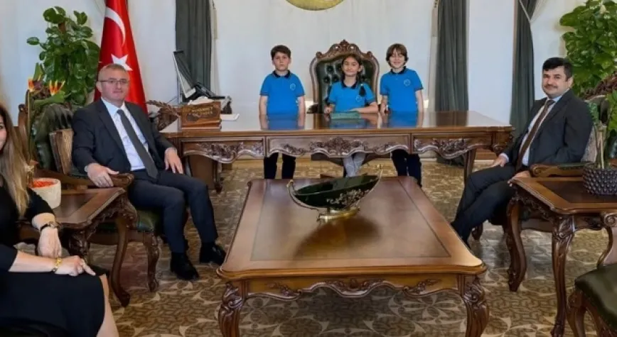 23 Nisan’da Koltuk Çocukların!