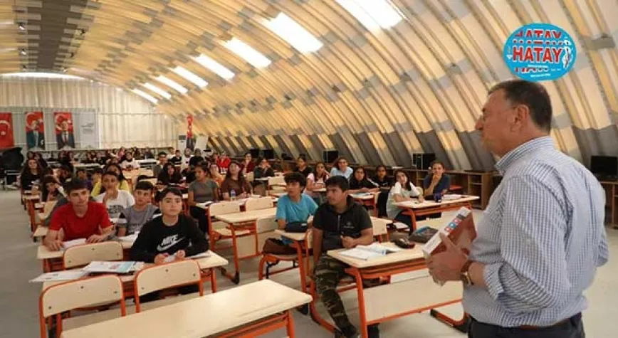 450 METREKARELİK HANGARI DERSHANE YAPTIK