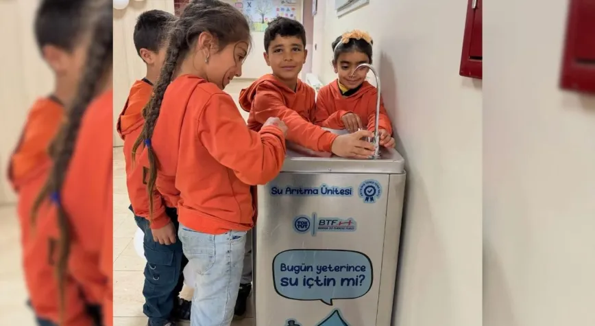 ABD’deki Türk Gençlerden Hatay’daki Öğrencilere Su Desteği