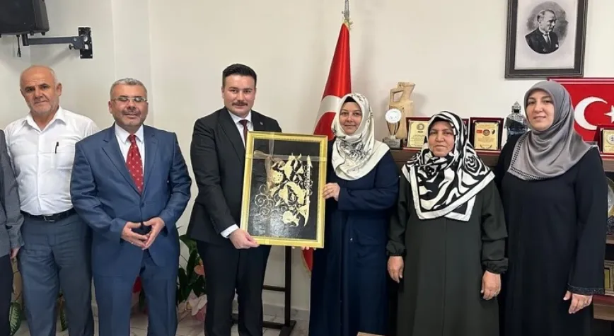 ACAR İLÇE MÜFTÜSÜ VE BERABERİNDEKİ HEYETİ KABUL ETTİ.