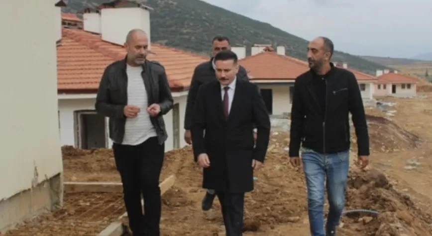 ACAR: KONUTLARI TESLİM ETMEK İÇİN ÇOK ÇALIŞIYORUZ
