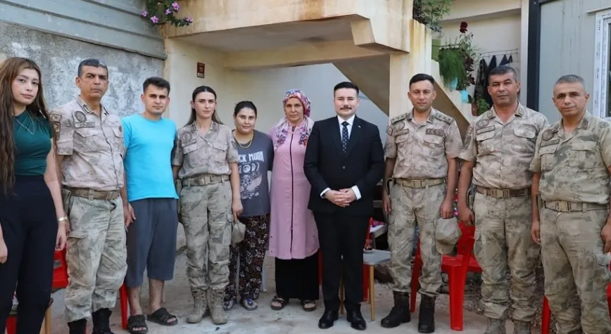 ACAR ŞEHİT ADEM KORKMAZ’IN AİLESİNİ ZİYARET ETTİ