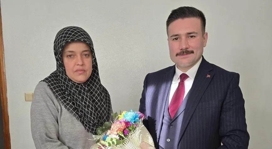 Acar Yakın Çalışma Arkadaşının Ailesini Unutmadı