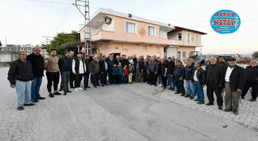 Aksoy, vatandaşlarla bir araya geliyor