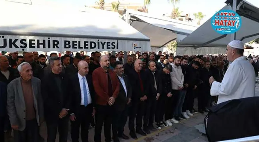 AKSOY,GÖKHAN ORAL’IN CENAZE TÖRENİNE KATILDI