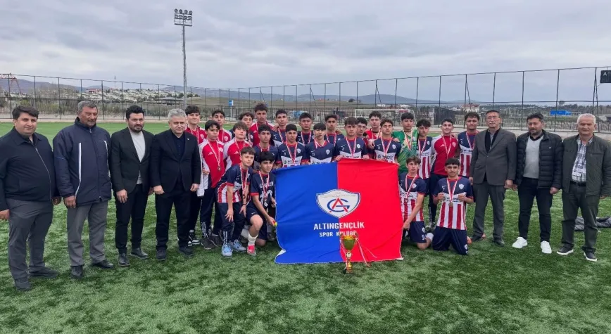 Altıngençlikspor U-14 Türkiye Üçüncüsü Oldu