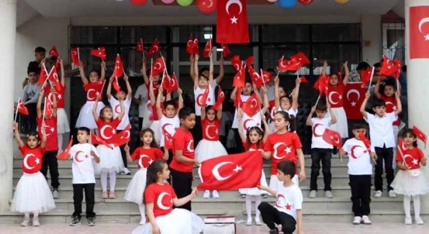 Altınkaya’da 23 Nisan Coşkusu: Minik Yüreklerden Büyük Gösteri