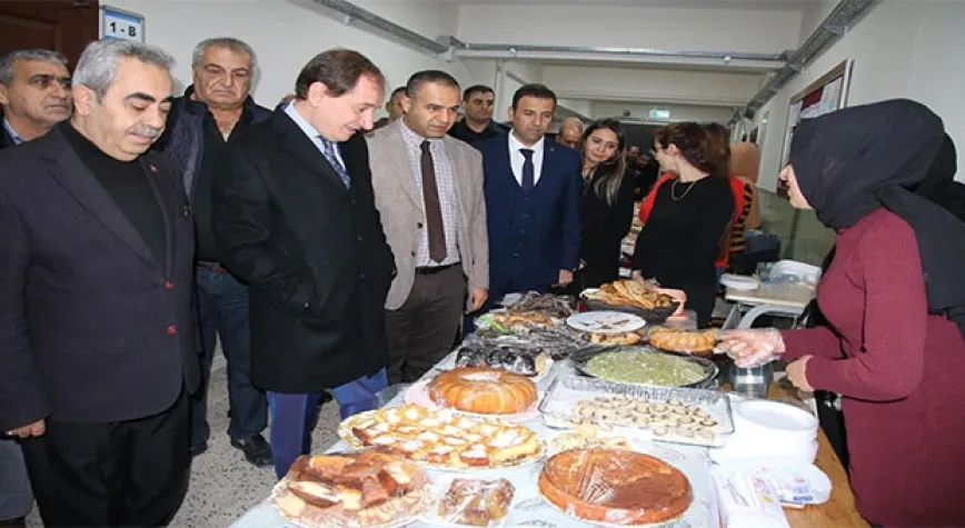 Altınözü Atatürk İlkokulu’nda anlamlı kermes