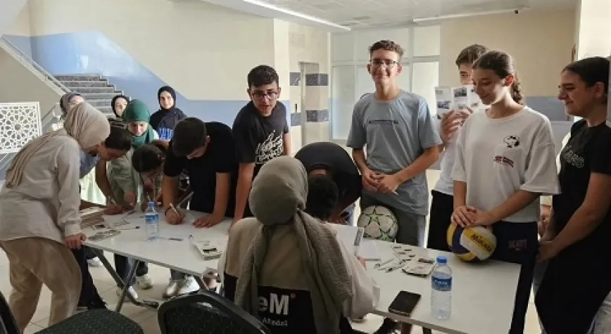 Altınözü Belediyesi Gençlik Meclisi'nden Okul Ziyaretleri