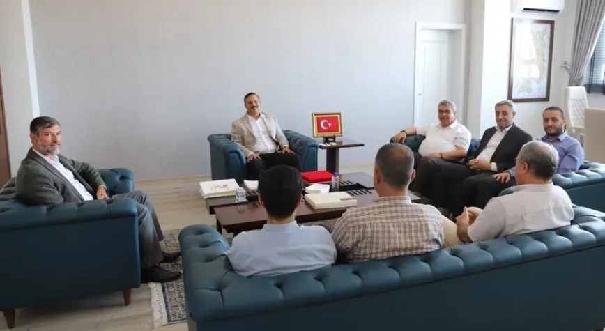 Altınözü Kaymakamı Efecan Şahin’e Hayırlı Olsun Ziyareti