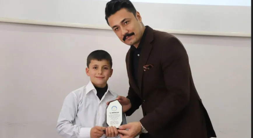 Altınözülü Muhammed Emir Bayrak Bölge Finallerine Hazır