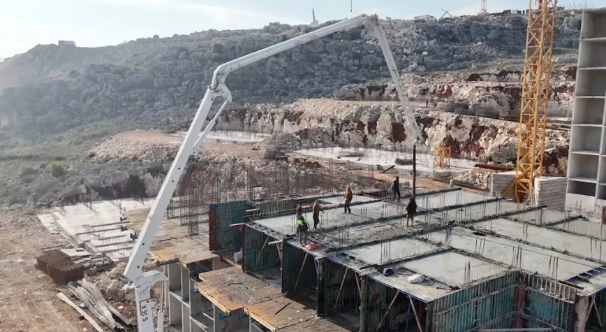 Altınözü’nde 3’üncü etap TOKİ konutları hızla yükseliyor