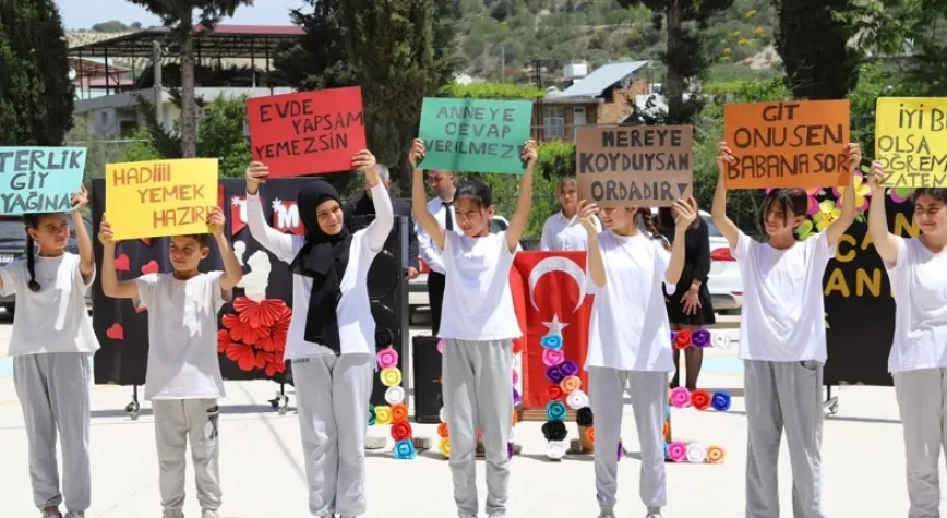 Altınözü’nde Anneler Günü Kutlandı