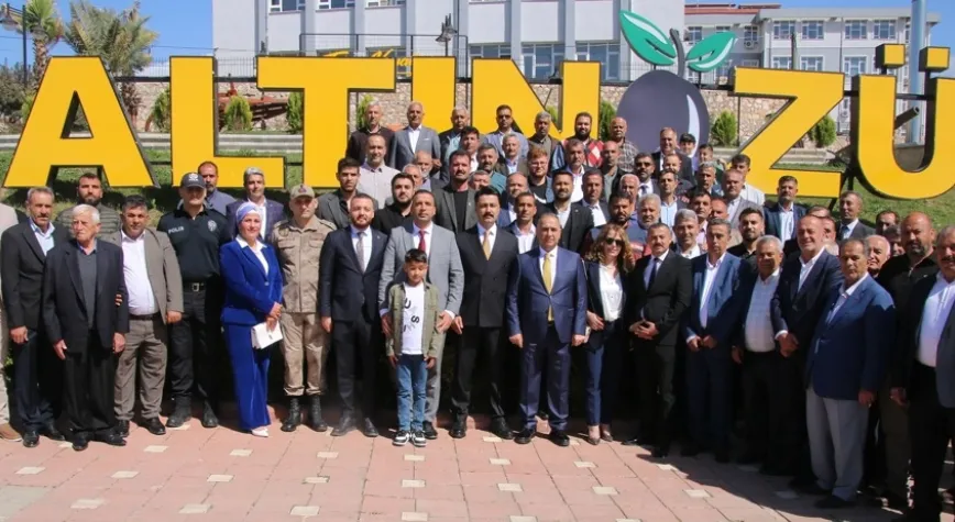 Altınözü’nde Bayramlaşma Programı: Birlik ve Beraberlik Mesajı Verildi