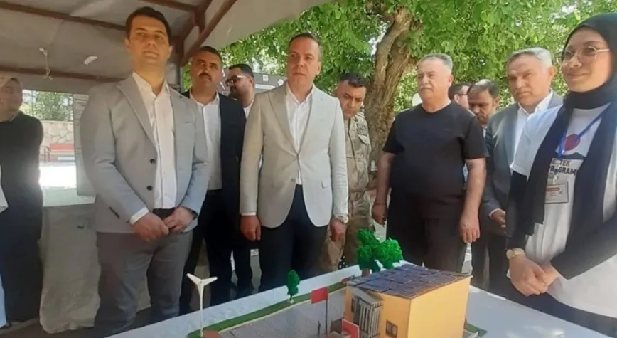 Anadolu İmam Hatip Lisesi'nde Bilim Fuarı