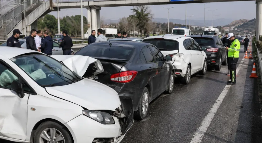 Antakya'da 6 Araçlık Zincirleme Kaza Paniği