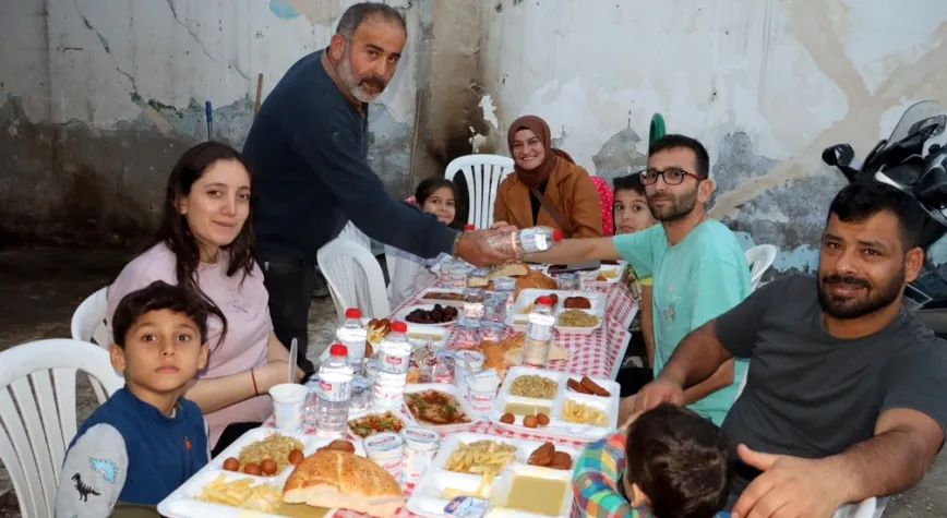 Antakya Semerciler Çarşısı’nda Geleneksel İftar Buluşması