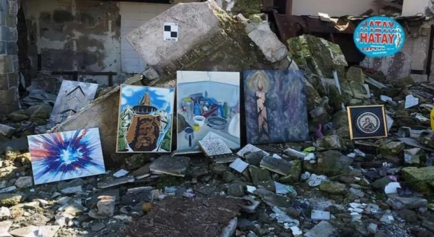 Antakya’da sanatçılar yıkıntıların arasında eserlerini sergiledi