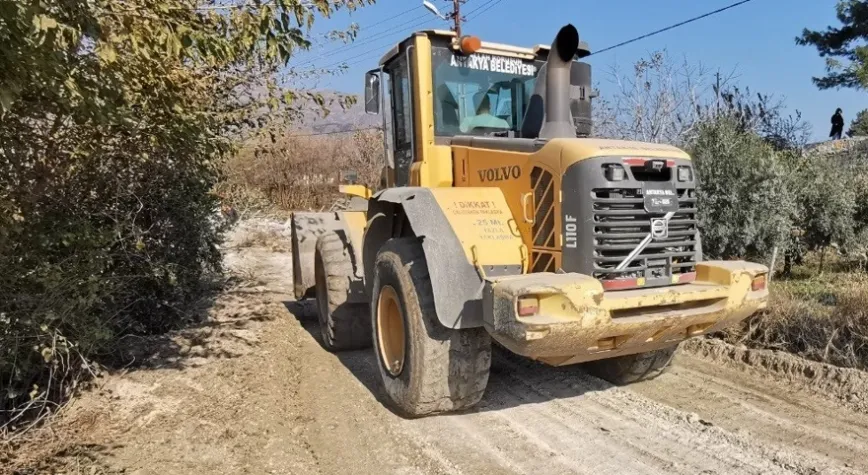 ANTAKYA’DA YOL ÇALIŞMALARI SÜRÜYOR