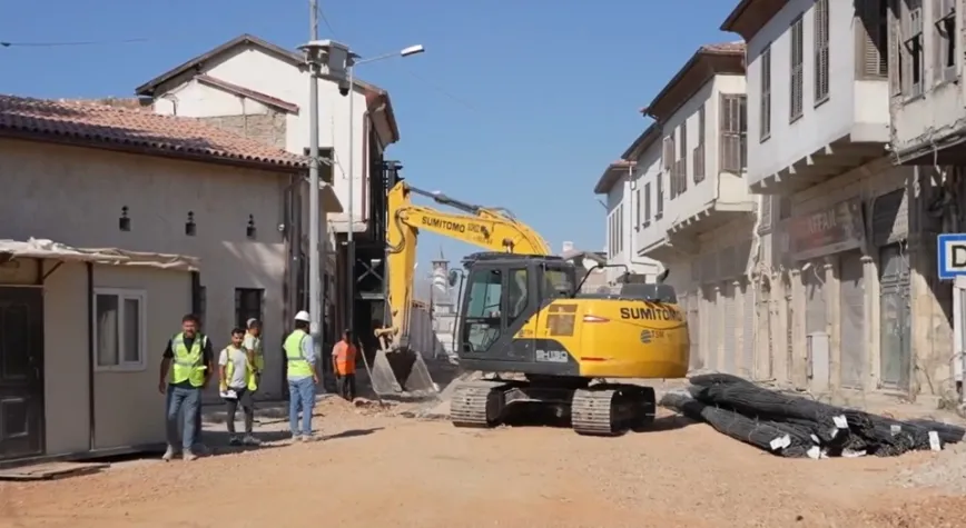 Antakya’nın 2 simge caddesi yeniden ayağa kalkıyor