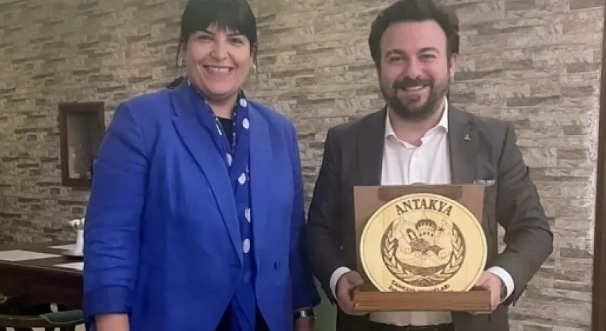 Antakya’ya Gönül Verenler Söyleşi Dizisinin Konuğu Emir Kosif Oldu