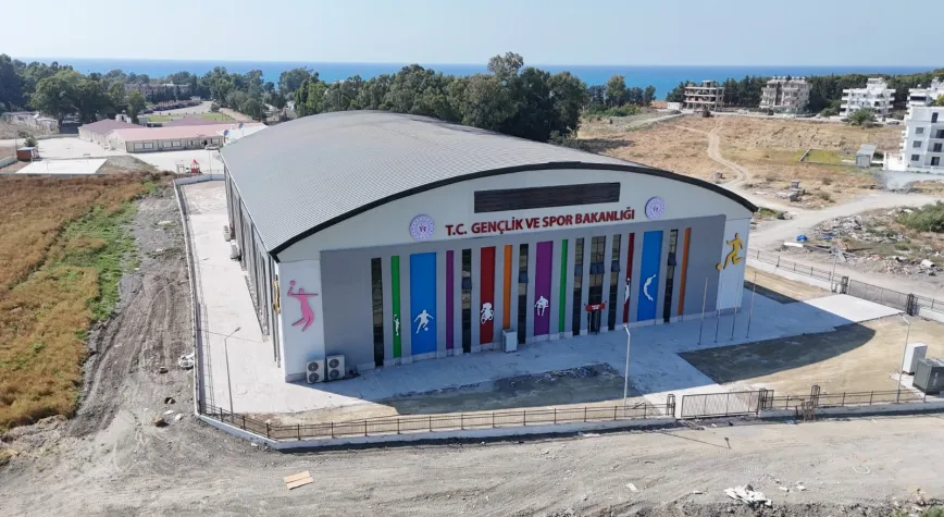 Arsuz’a 1000 Kişilik Modern Spor Salonu Açıldı