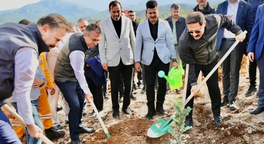 Arsuz’da Deprem Şehitlerine 5 Bin Fidan