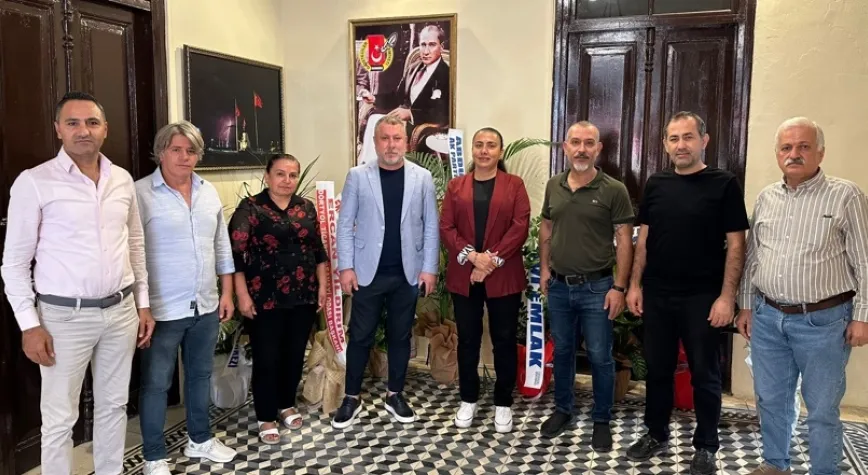 ASİ GÖNLÜM ADLI ŞİİR KİTABINI TANITTI