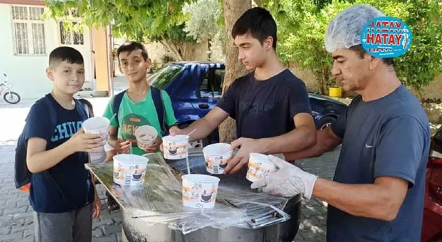 AŞURE GÜNÜNDE AĞIZLAR TATLANDIRILDI