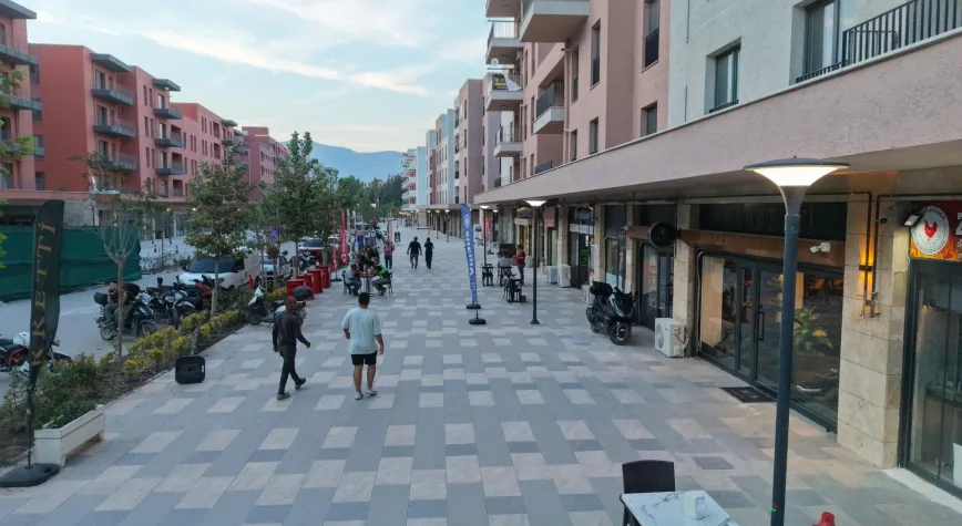 Atatürk Caddesi Canlandı