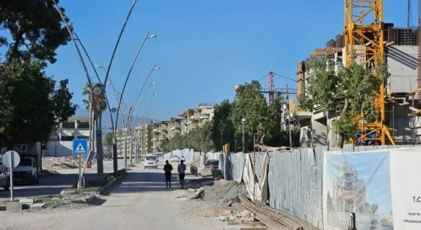 ATATÜRK CADDESİ YENİDEN AYAĞA KALKIYOR
