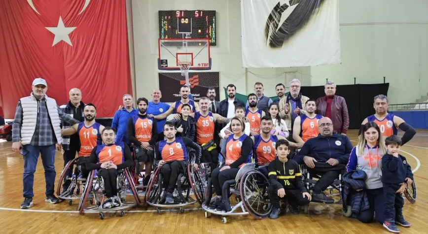AYBABA FUTBOL OKULUNU ZİYARET ETTİ