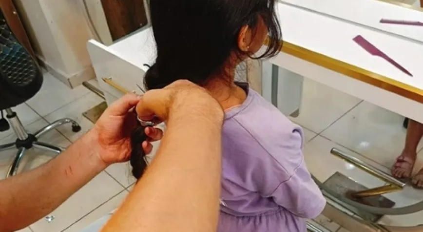 AYSEL SAÇLARINI LÖSEMİLİ ÇOCUKLARA BAĞIŞLADI