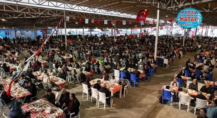 AYVALIK BELEDİYESİ’NDEN 5 BİN KİŞİLİK DEV İFTAR 