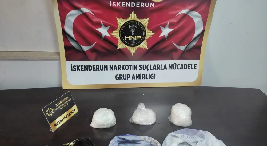 Bağajdaki valizden uyuşturucu çıktı