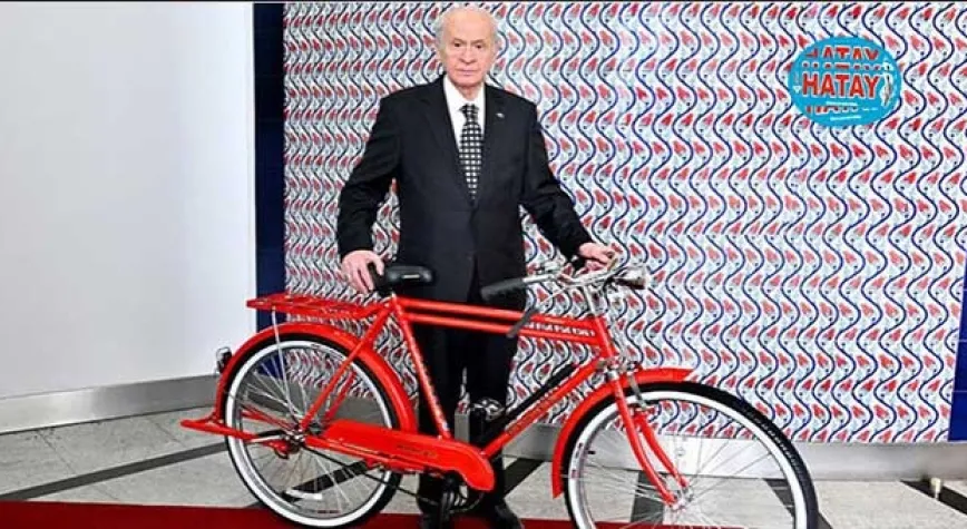 Bahçeli, bisikletli pozuyla Cumhurbaşkanlığı Bisiklet Turunu kutladı