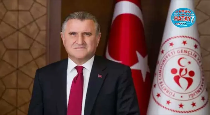 Bakan Bak'tan gümüş madalya kazanan milli güreşçilere tebrik