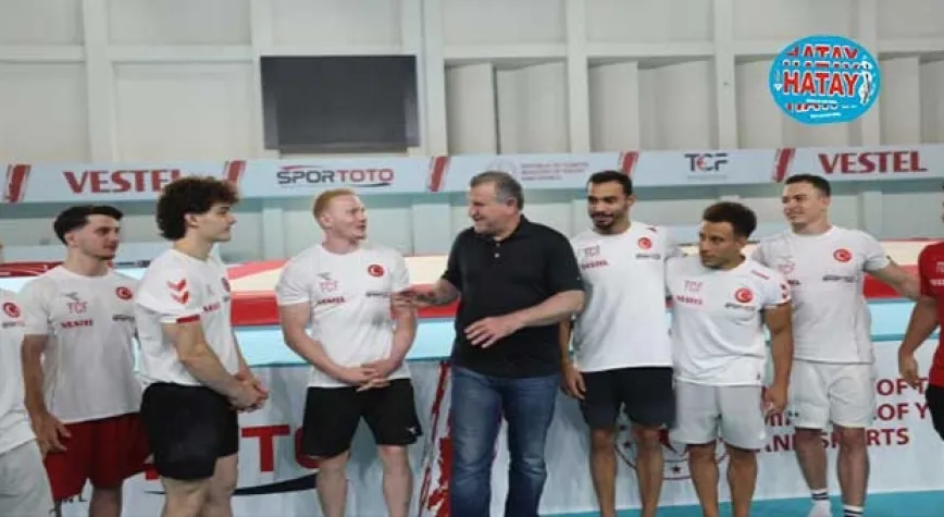 Bakan Bak'tan Paris Olimpiyatları’na hazırlanan sporculara destek ziyareti