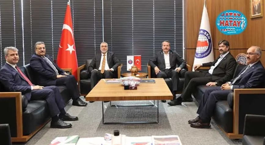 Bakan Işıkhan'dan Çalışma Meclisi Öncesi Memur-Sen'e Ziyaret