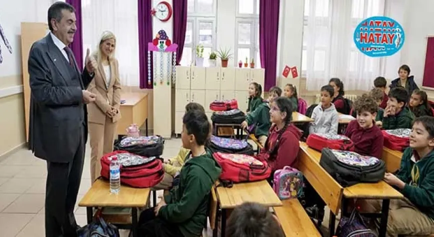 BAKAN TEKİN, YENİ YILIN İLK DERS SAATİNDE ÖĞRENCİ VE ÖĞRETMENLERLE BULUŞTU