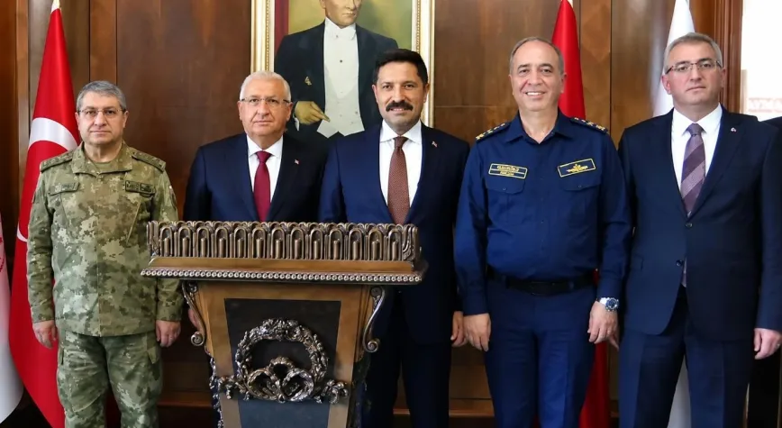 Bakan Yaşar Güler İskenderun’da Kaymakamlık ve Belediyeyi Ziyaret Etti