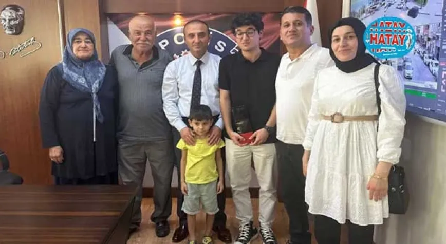 BAŞARILI ÖĞRENCİLERE CUMHURİYET ALTINI