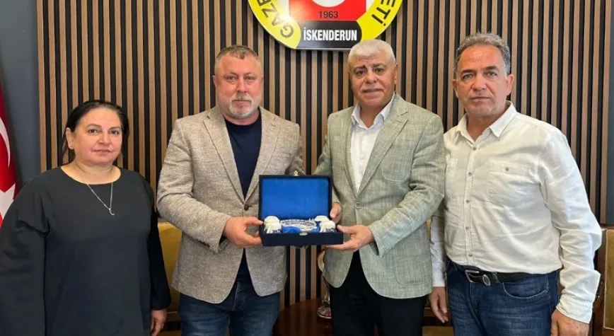 BAŞKAN VARAN GAZETECİLERLE BULUŞTU