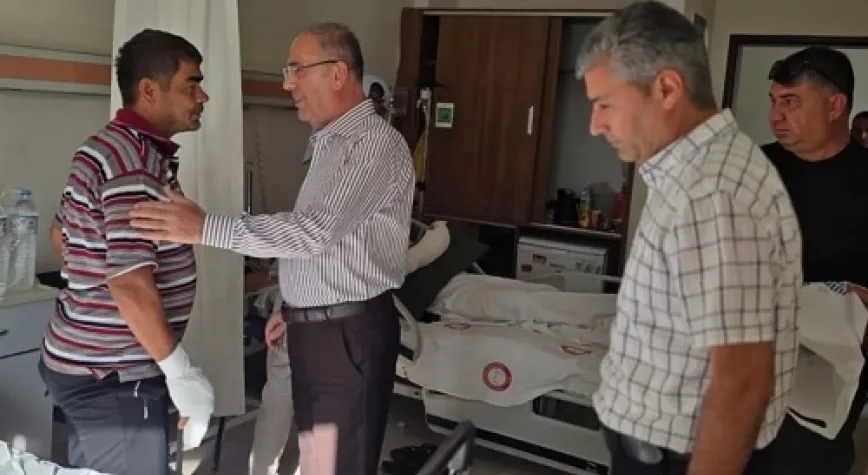 Başkan Yapar Kaza Yapan İşçileri Ziyaret Etti