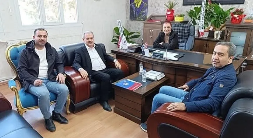 Bayrakdar Okul Ziyaretinde