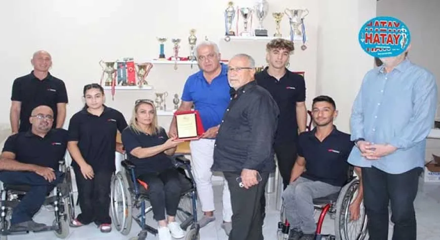 BEKİR BAYIR'A TEŞEKKÜR PLAKETİ